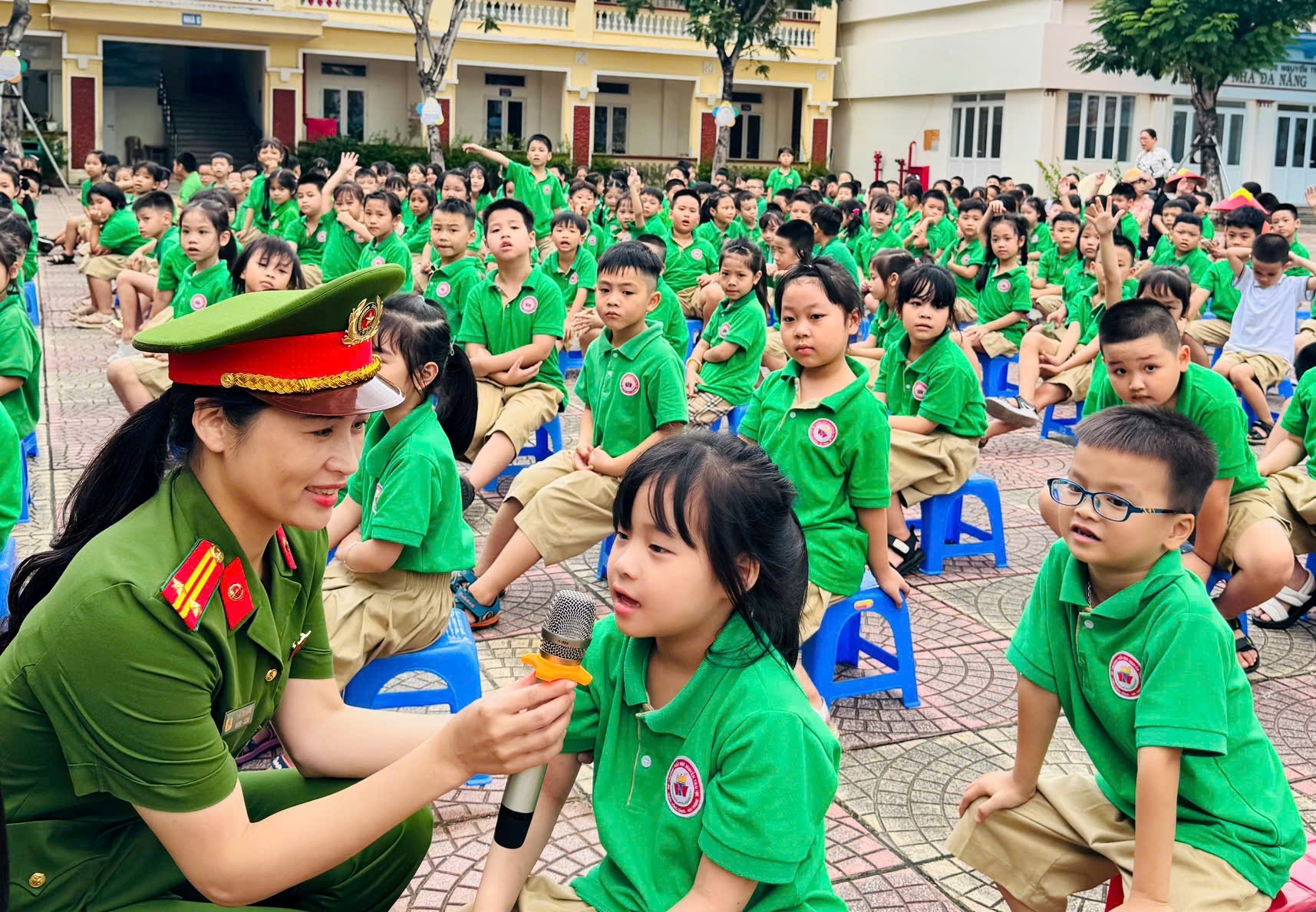 Công an phường Hồng Bàng: Tuyên truyền pháp luật, an toàn giao thông, Phòng cháy chữa cháy tại Trường tiểu học Nguyễn Trãi